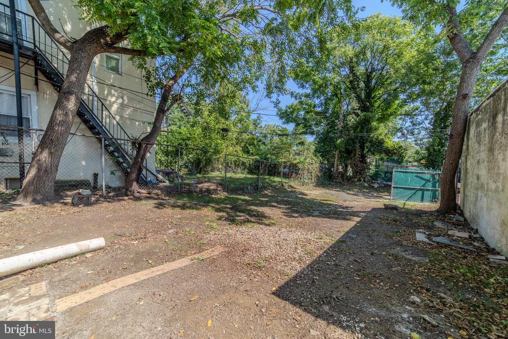 441 SHARON AVENUE