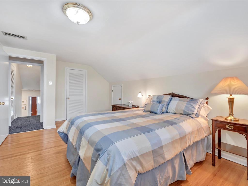 45 GARLOR DRIVE