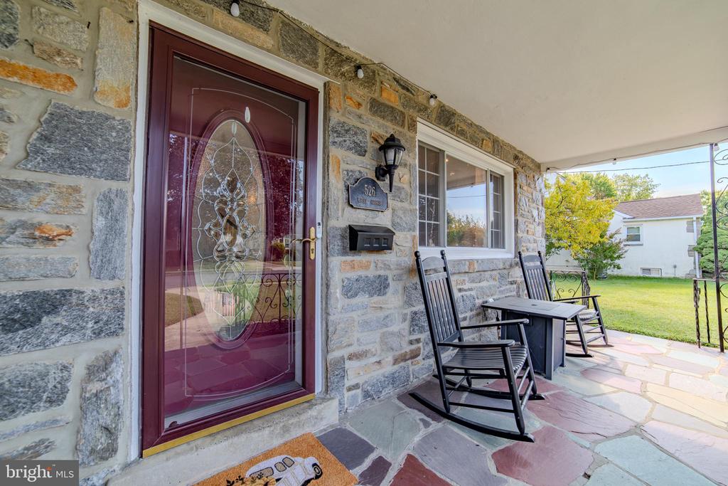 526 KELLY AVENUE