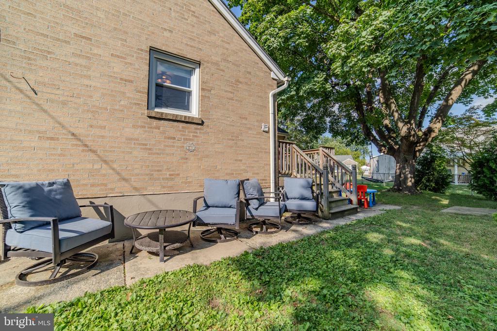 526 KELLY AVENUE