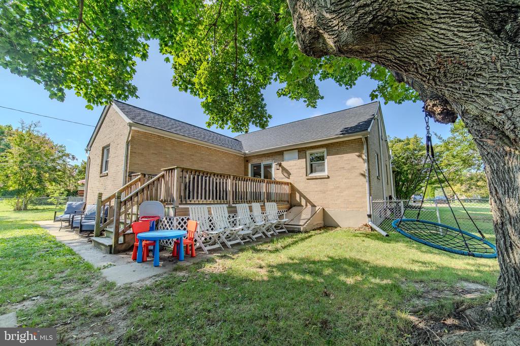 526 KELLY AVENUE