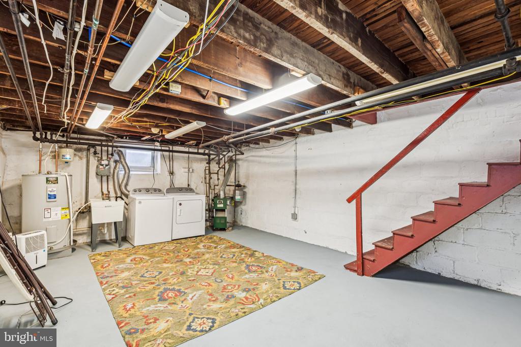 2309 BELMONT AVENUE