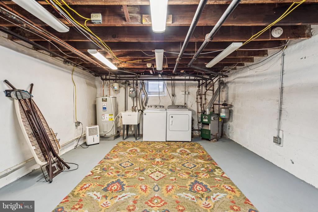 2309 BELMONT AVENUE