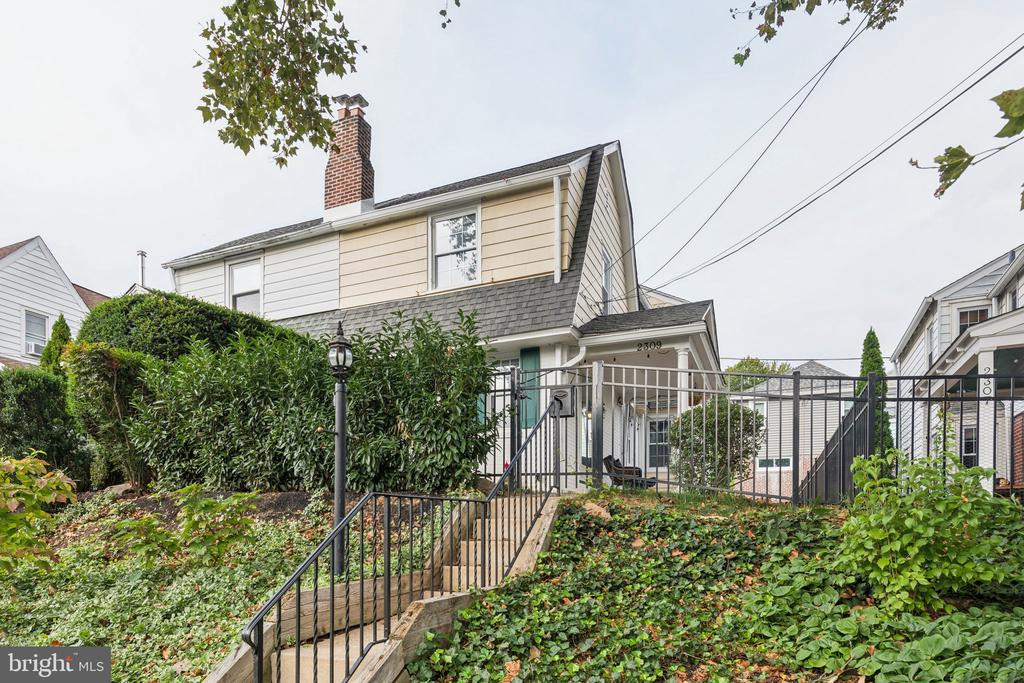 2309 BELMONT AVENUE