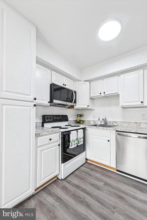 5200 HILLTOP DRIVE BR4