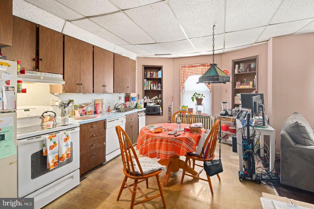 104 N UNION AVENUE