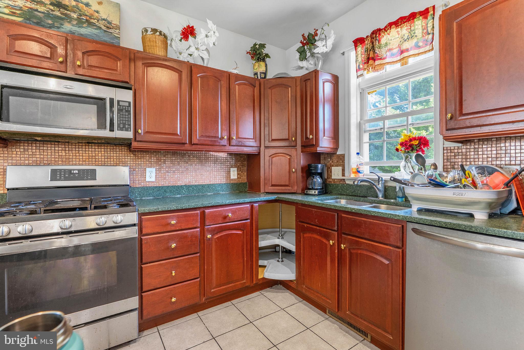 412 FAIRVIEW DRIVE