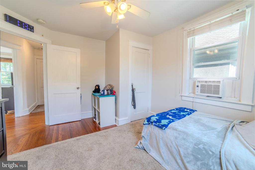 162 S EAGLE ROAD