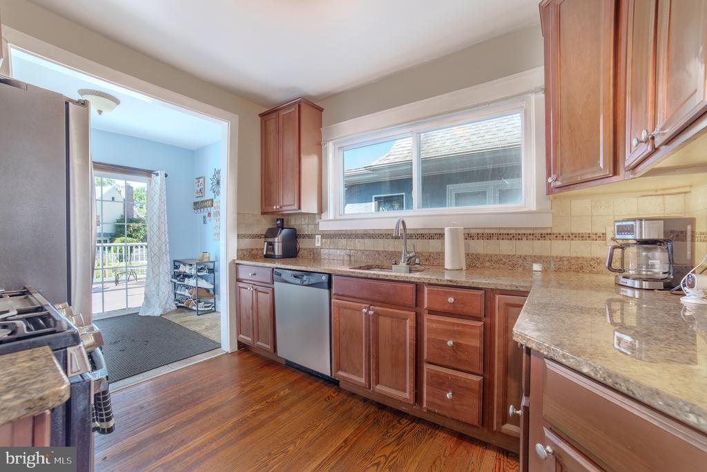 162 S EAGLE ROAD
