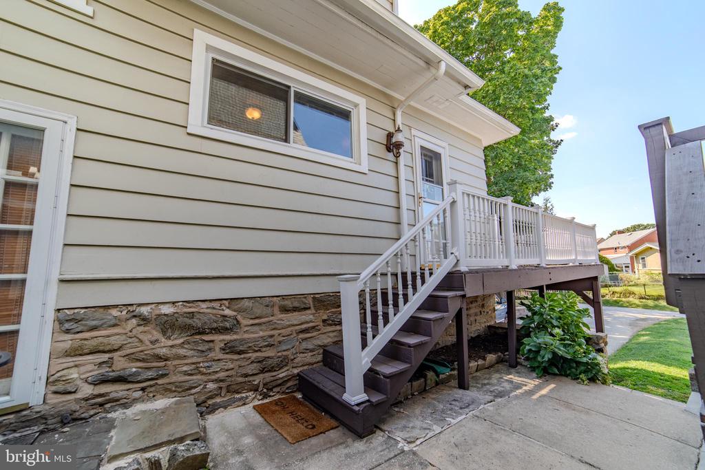 162 S EAGLE ROAD