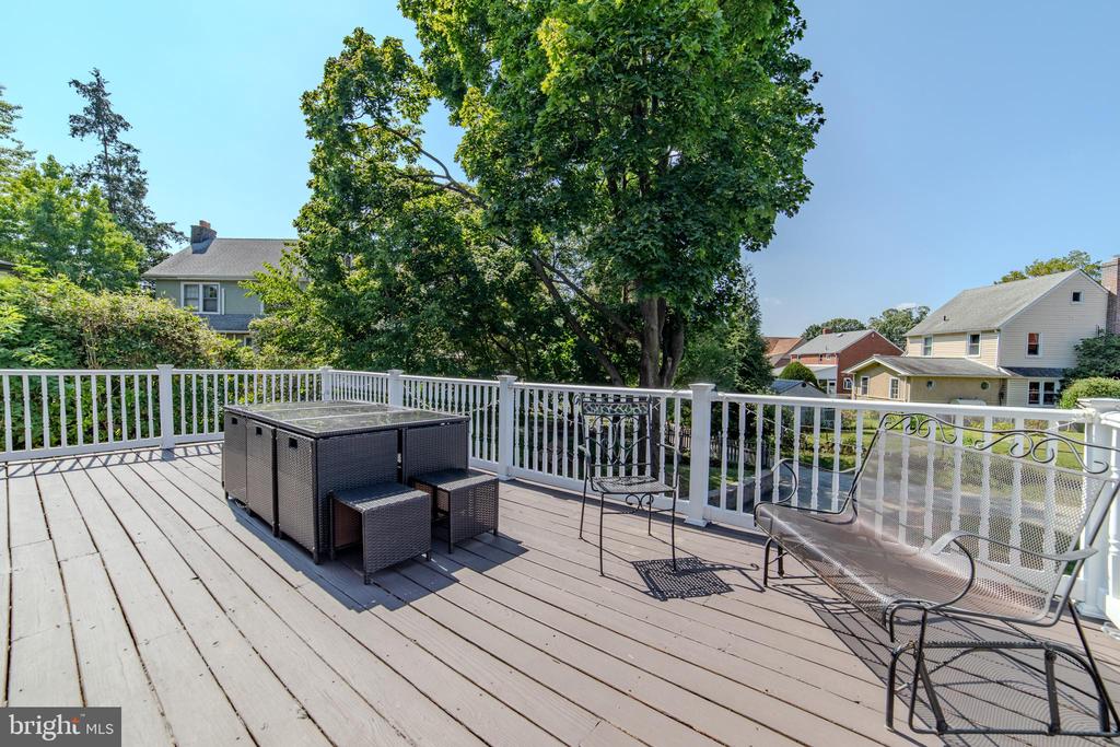 162 S EAGLE ROAD