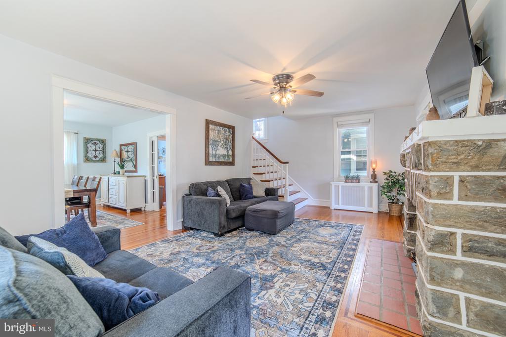 162 S EAGLE ROAD