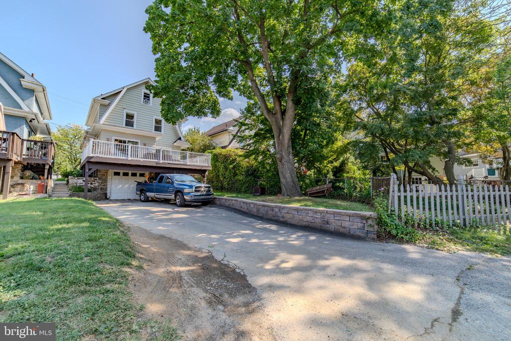162 S EAGLE ROAD