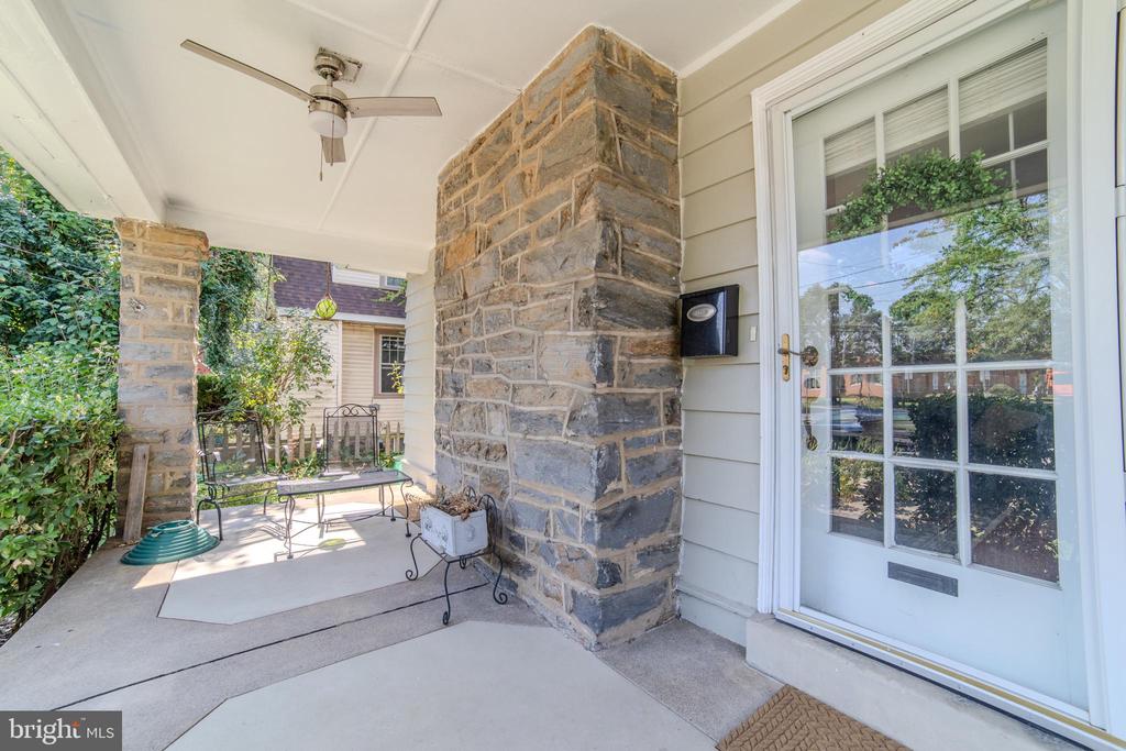 162 S EAGLE ROAD