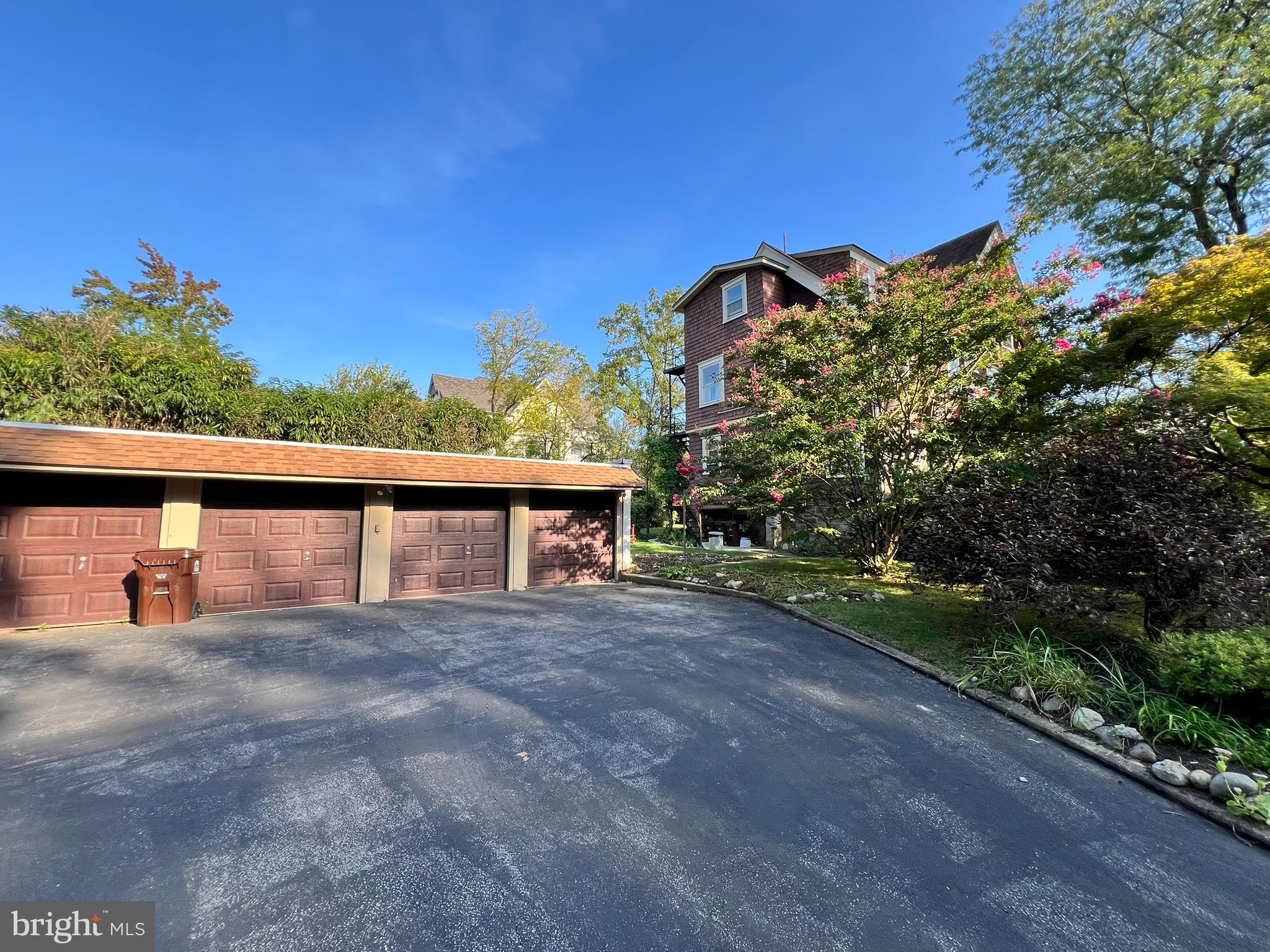 29 W STRATFORD AVENUE