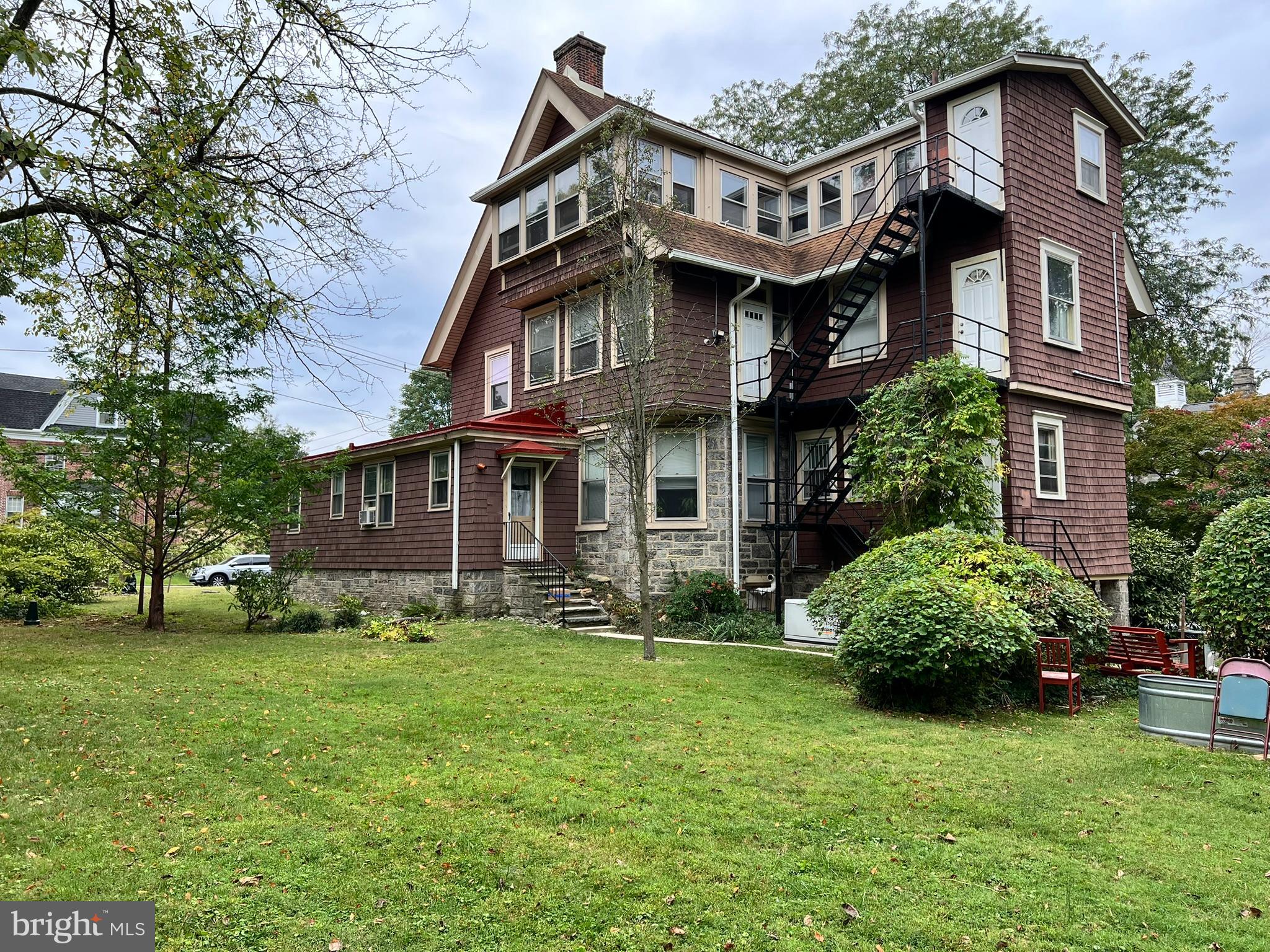 29 W STRATFORD AVENUE