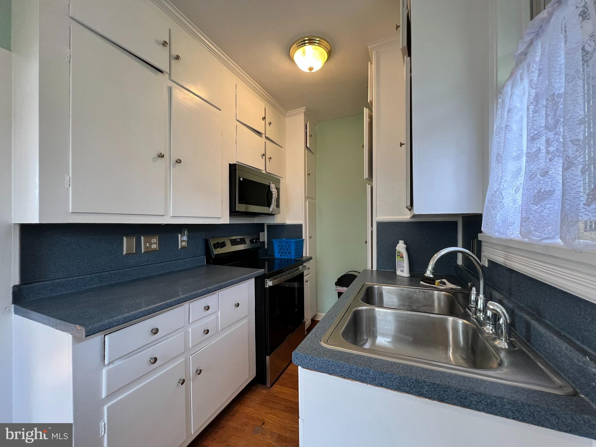 29 W STRATFORD AVENUE