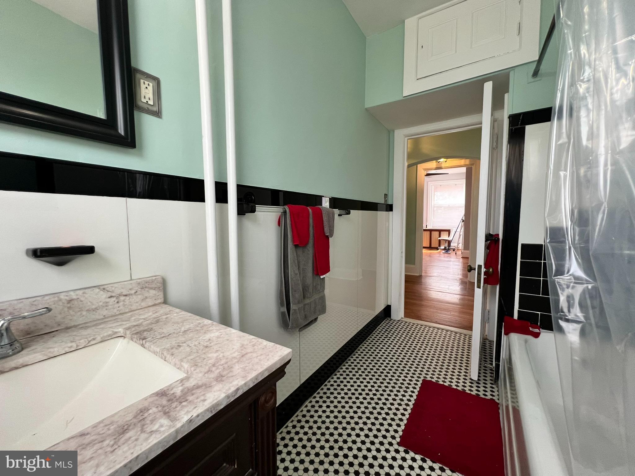 29 W STRATFORD AVENUE