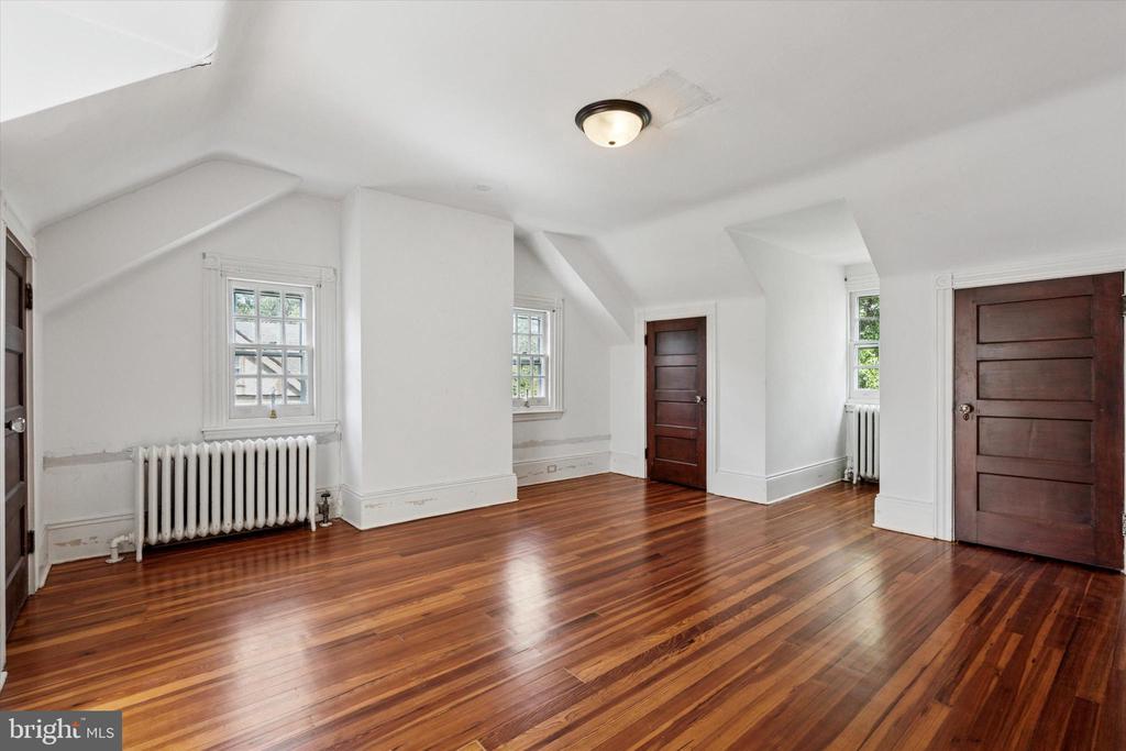 55 E GREENWOOD AVENUE