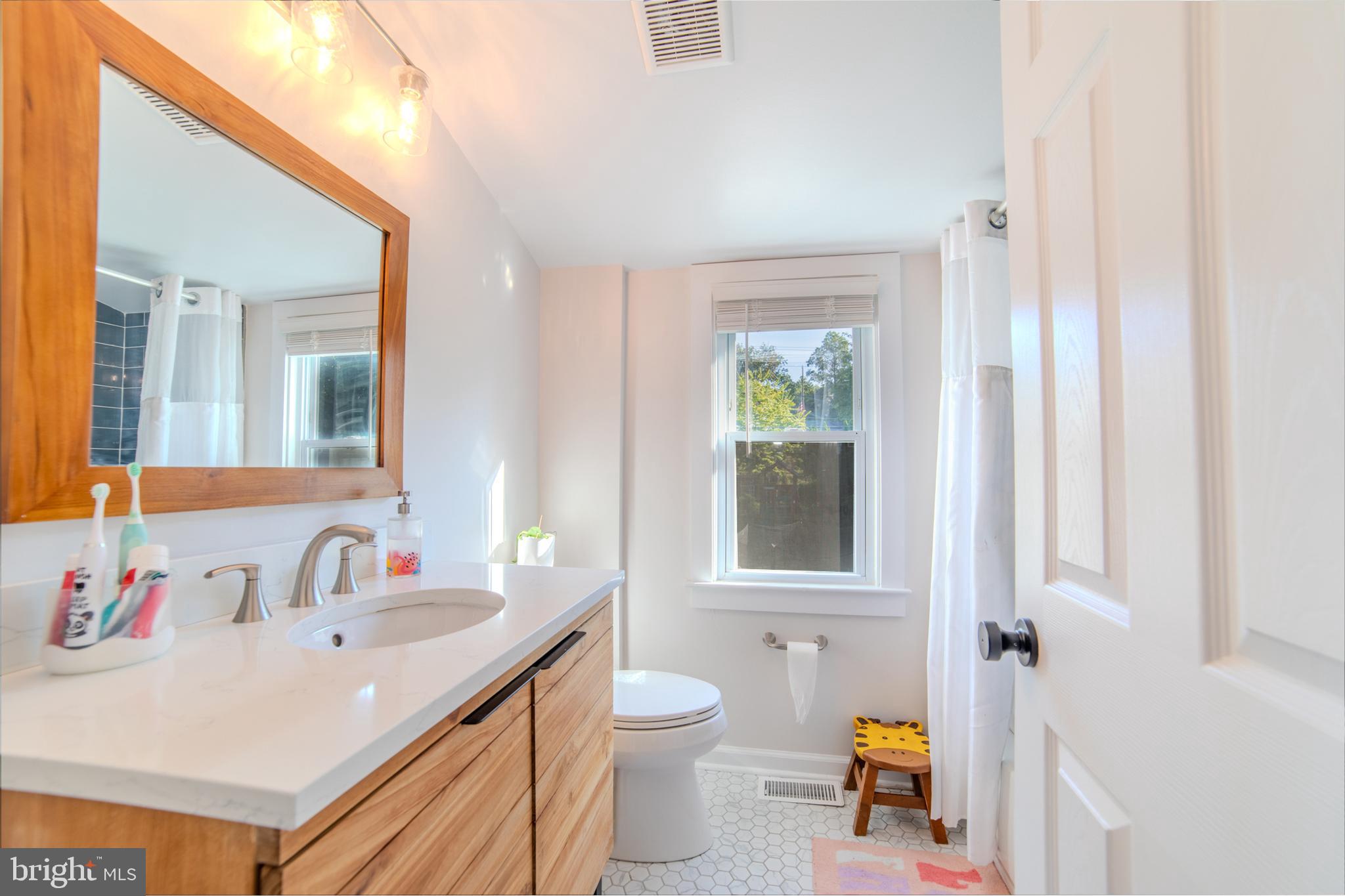 664 WASHINGTON AVENUE