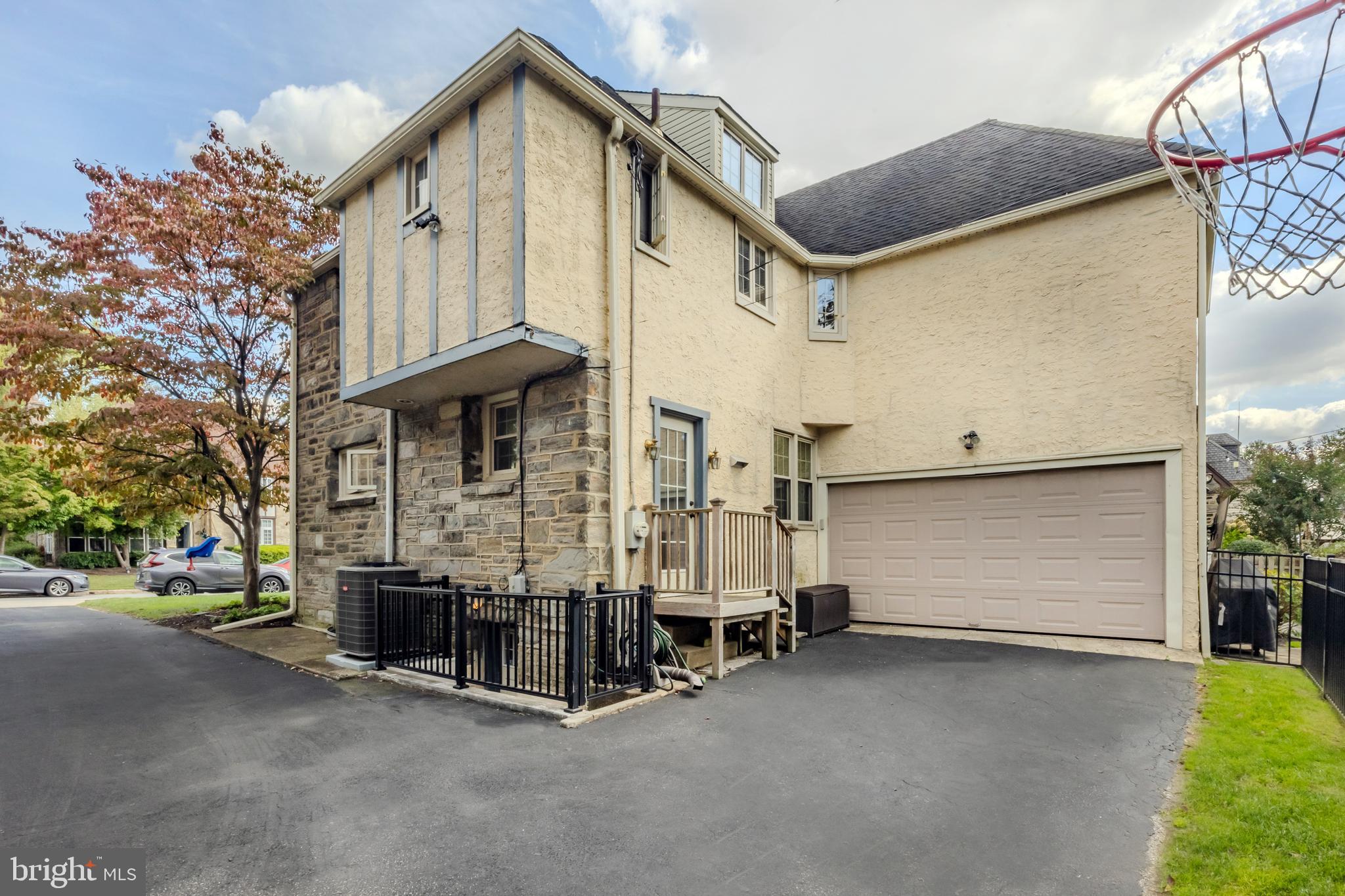 1208 BELFIELD AVENUE