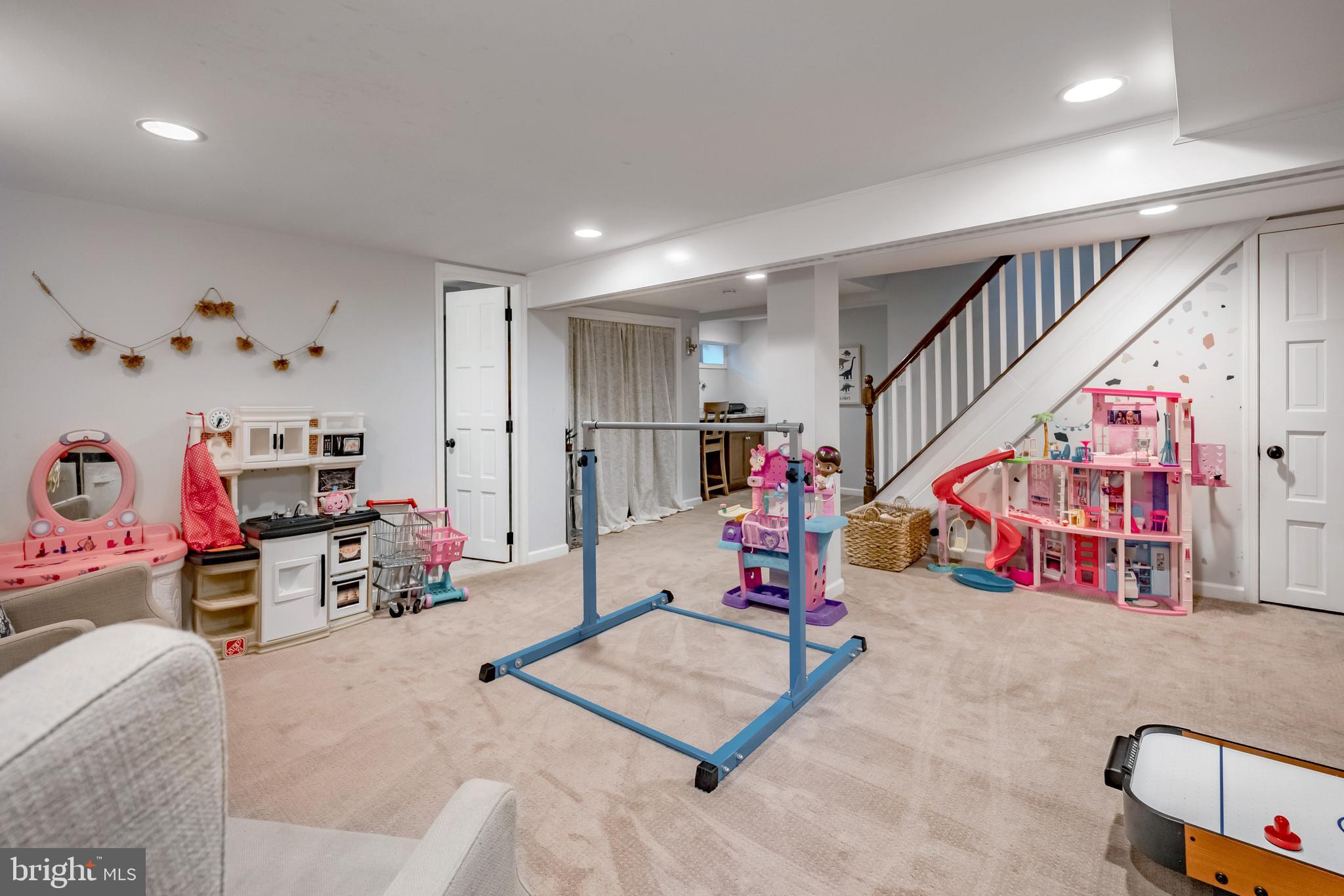 1208 BELFIELD AVENUE