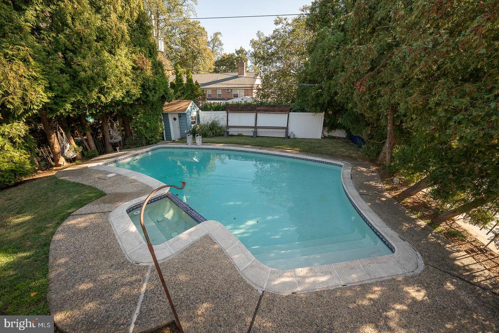 213 N ORMOND AVENUE