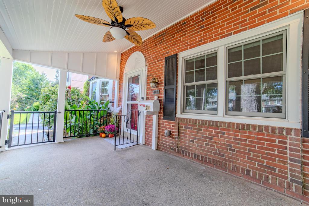 304 EARLINGTON ROAD