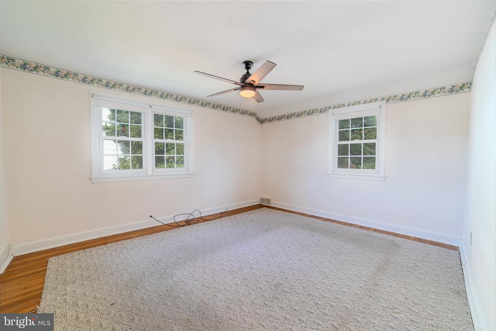 304 EARLINGTON ROAD