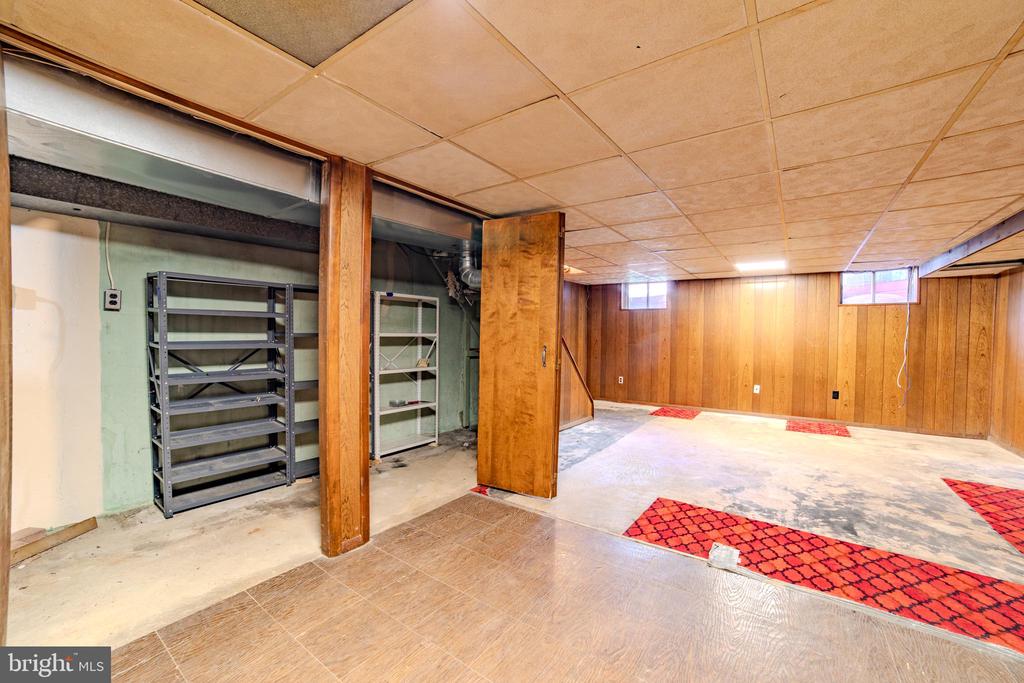 304 EARLINGTON ROAD