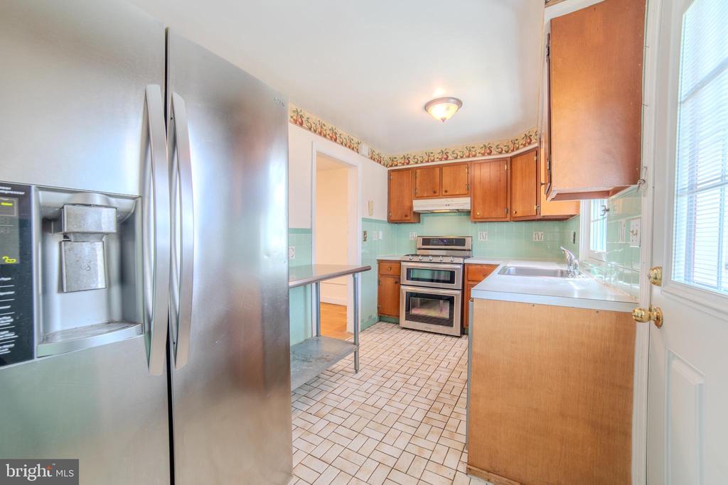 304 EARLINGTON ROAD