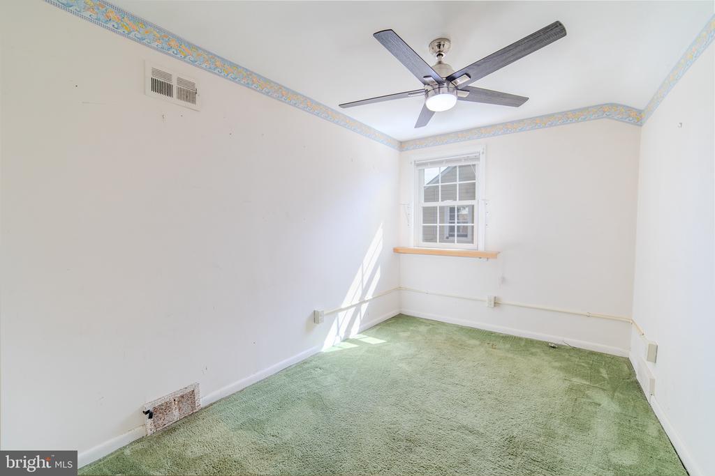 304 EARLINGTON ROAD