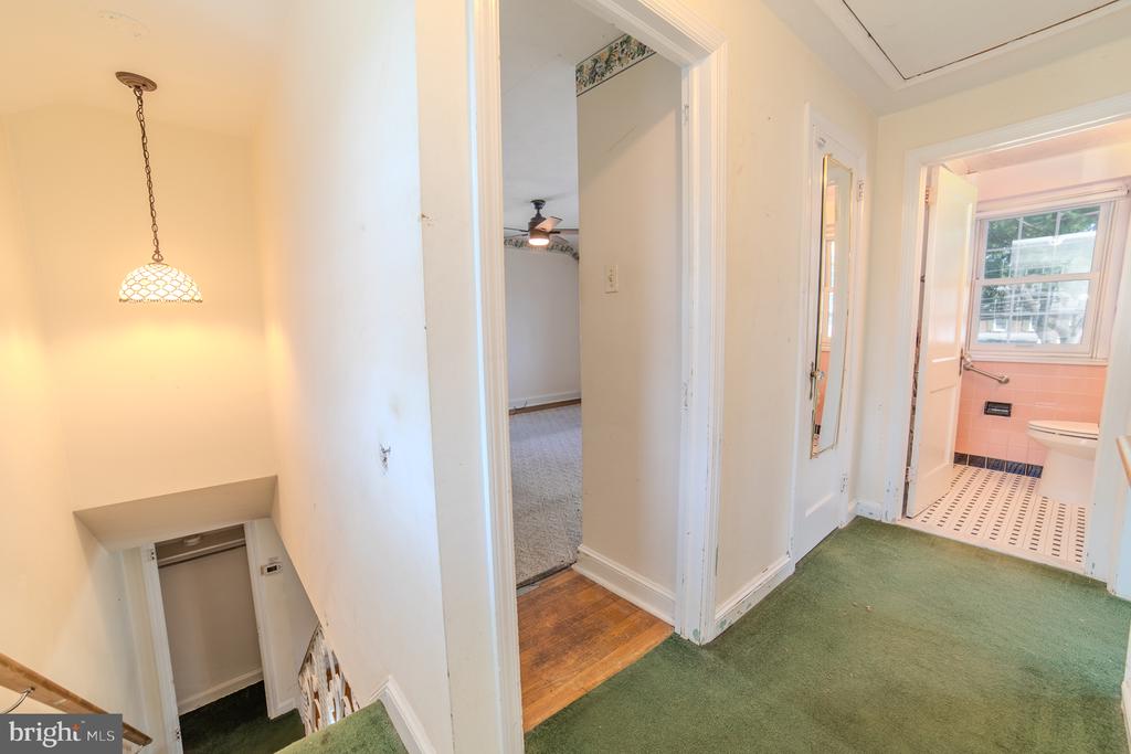 304 EARLINGTON ROAD