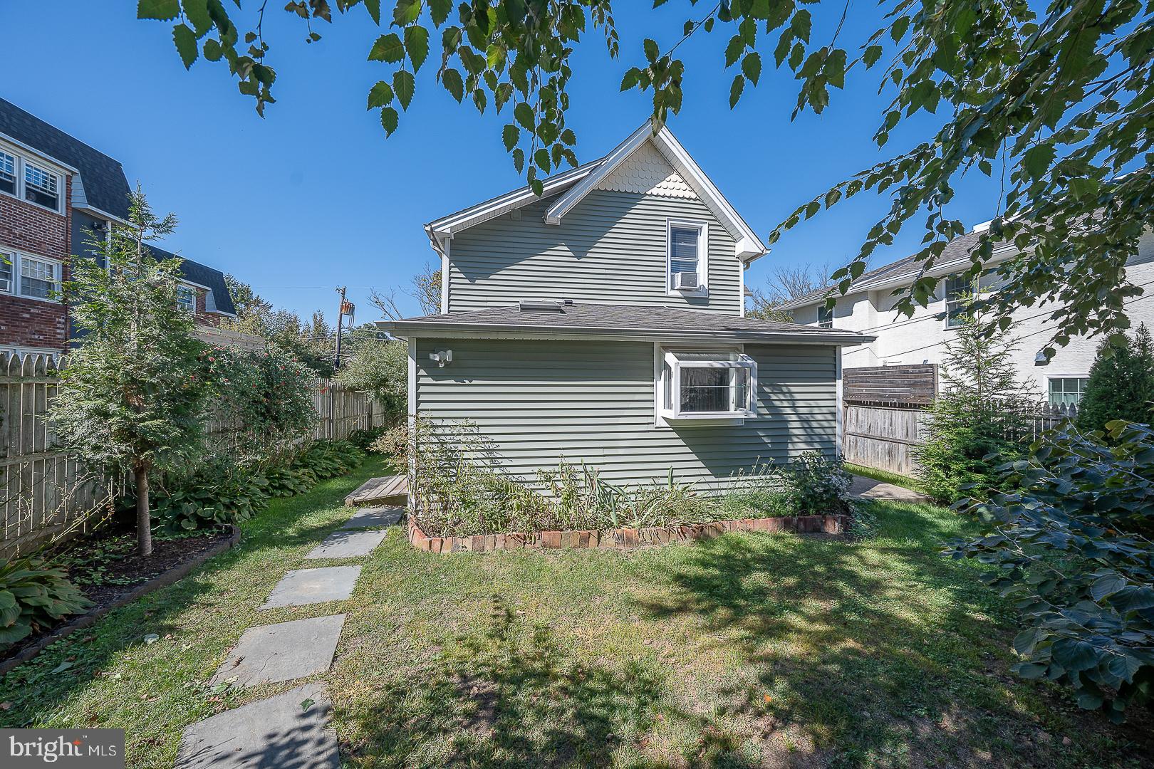 307 MANCHESTER AVENUE