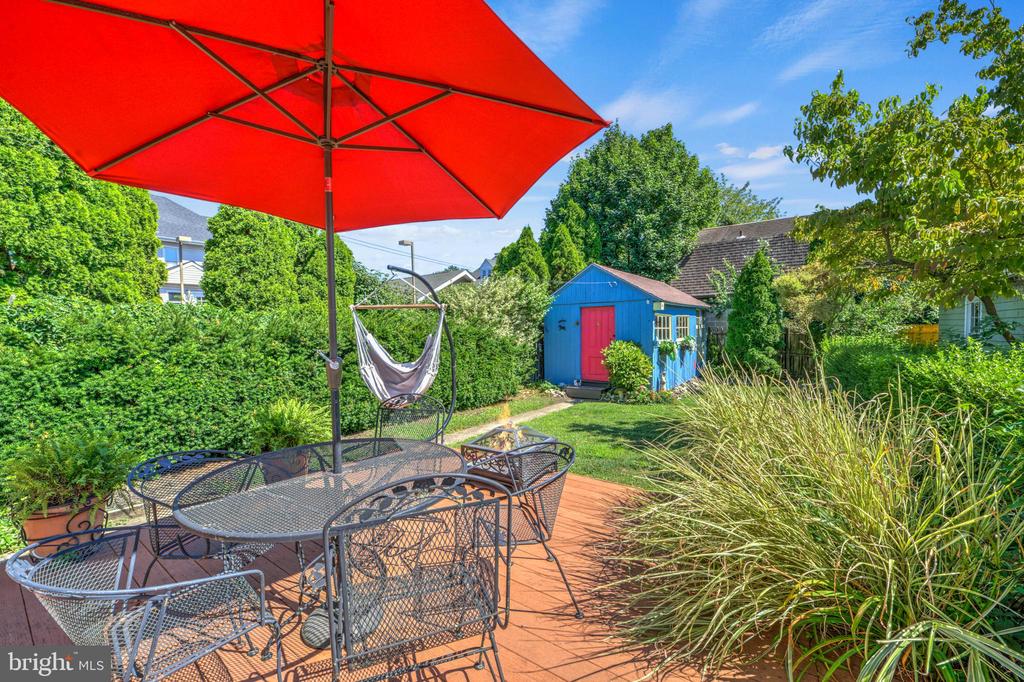 15 RODMAN AVENUE