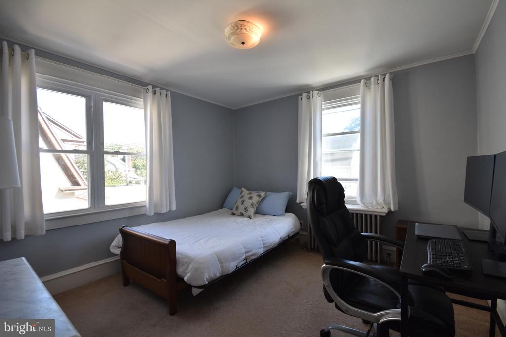 108 GLADSTONE ROAD