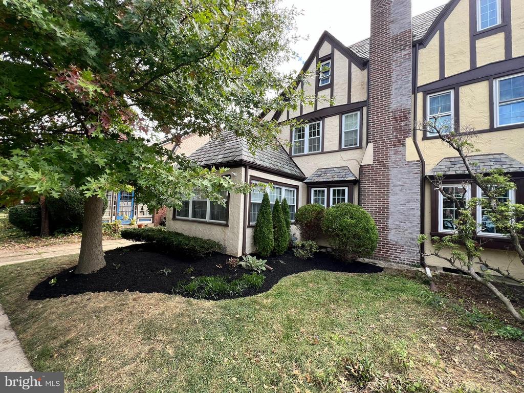 108 GLADSTONE ROAD
