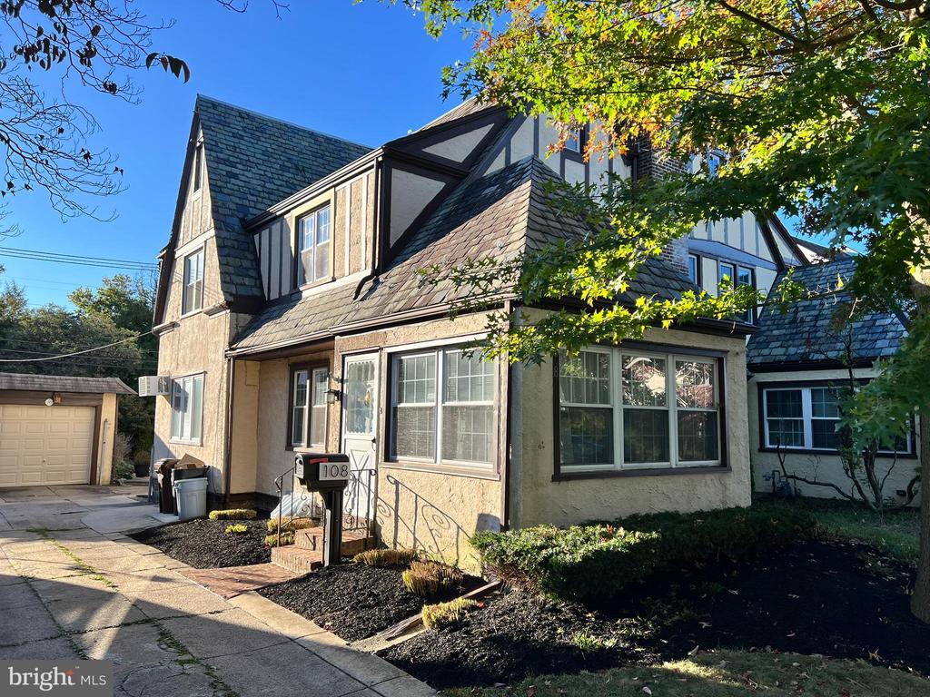 108 GLADSTONE ROAD