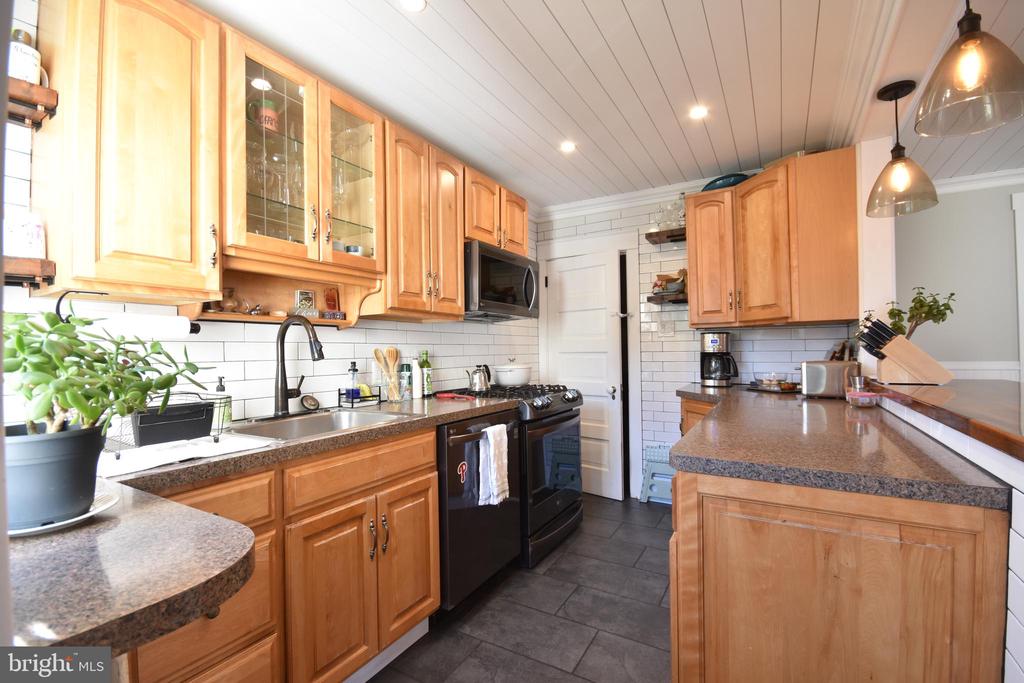 108 GLADSTONE ROAD
