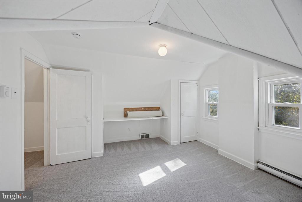 1228 OLD LANE