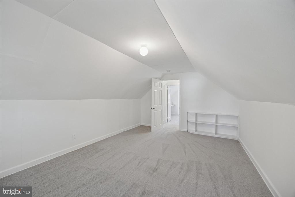 1228 OLD LANE