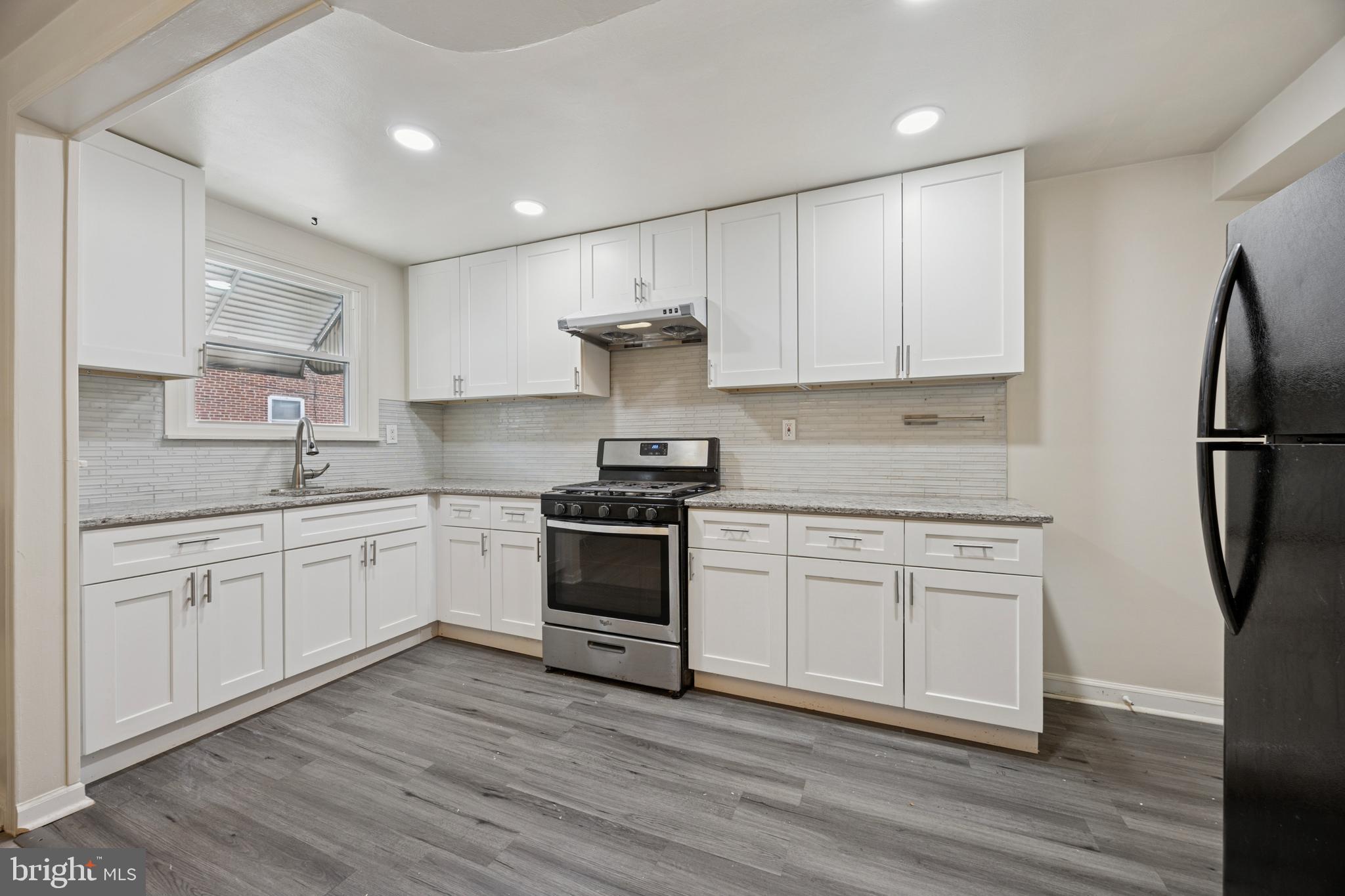 255 SHERBROOK BOULEVARD