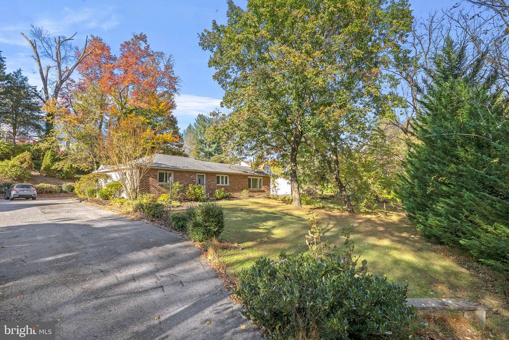 123 E KNOWLTON ROAD