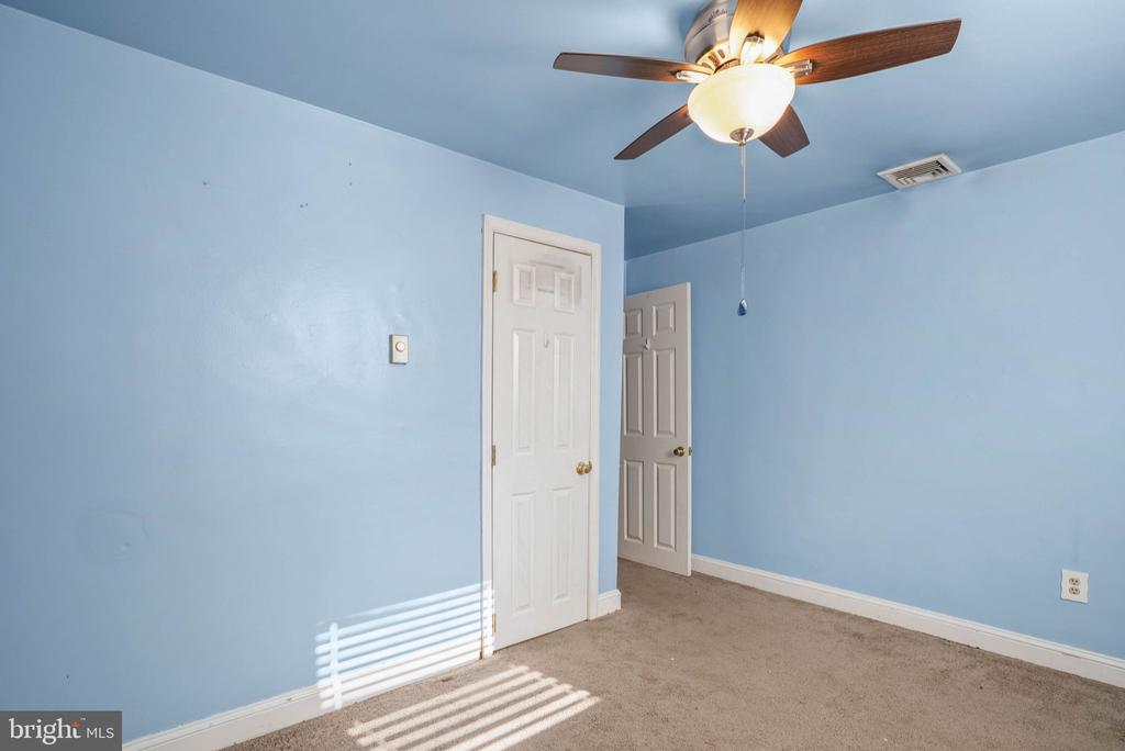 123 E KNOWLTON ROAD