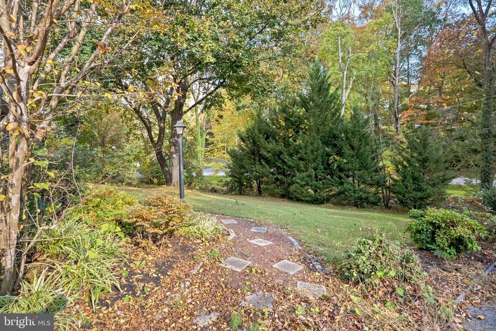 123 E KNOWLTON ROAD