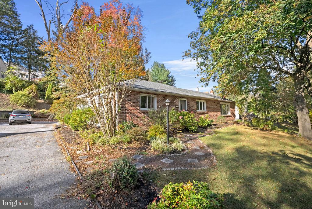 123 E KNOWLTON ROAD