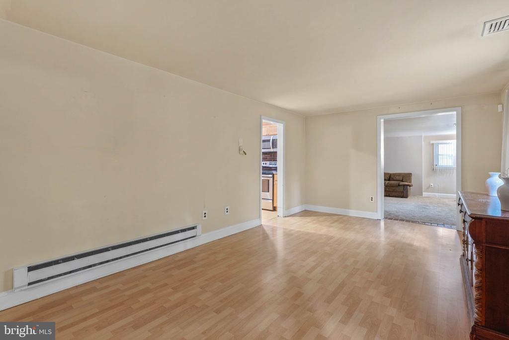 123 E KNOWLTON ROAD