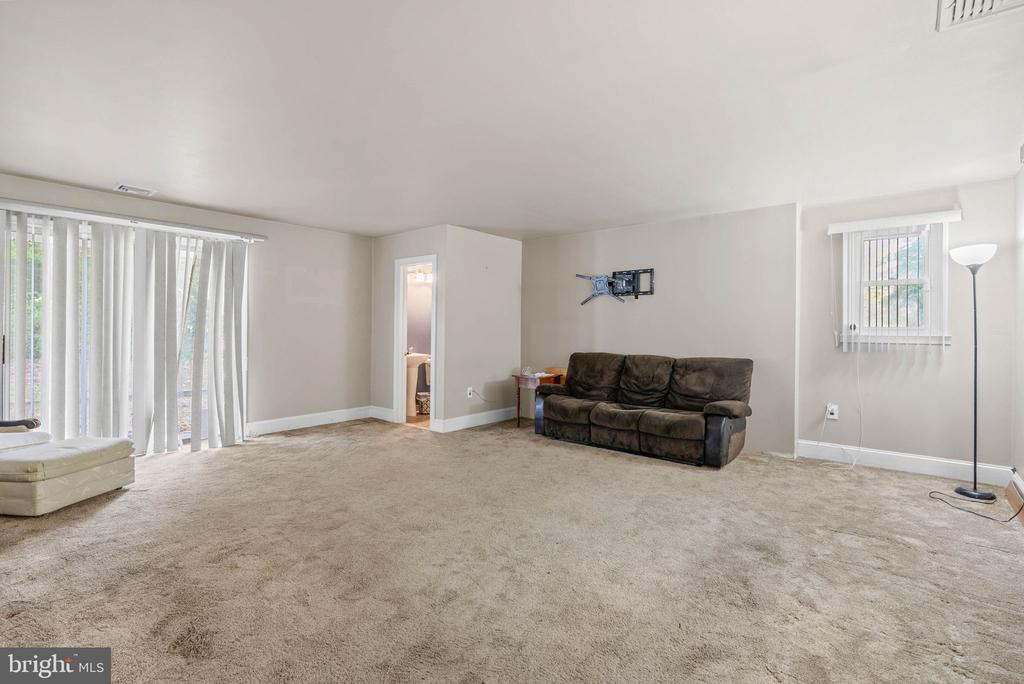 123 E KNOWLTON ROAD