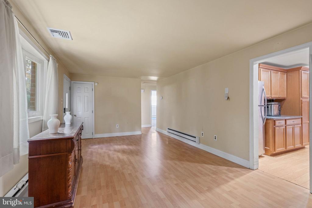 123 E KNOWLTON ROAD