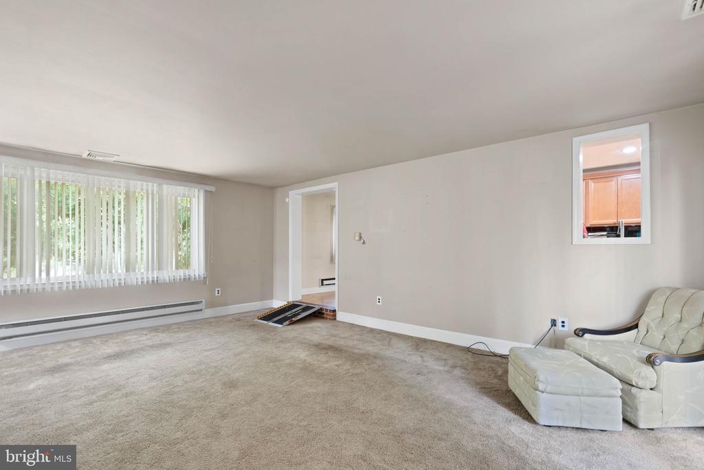 123 E KNOWLTON ROAD
